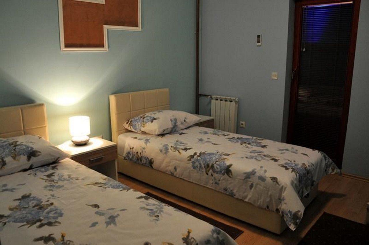 Hotel Arizona Sarajevo Lukavica Eksteriør bilde