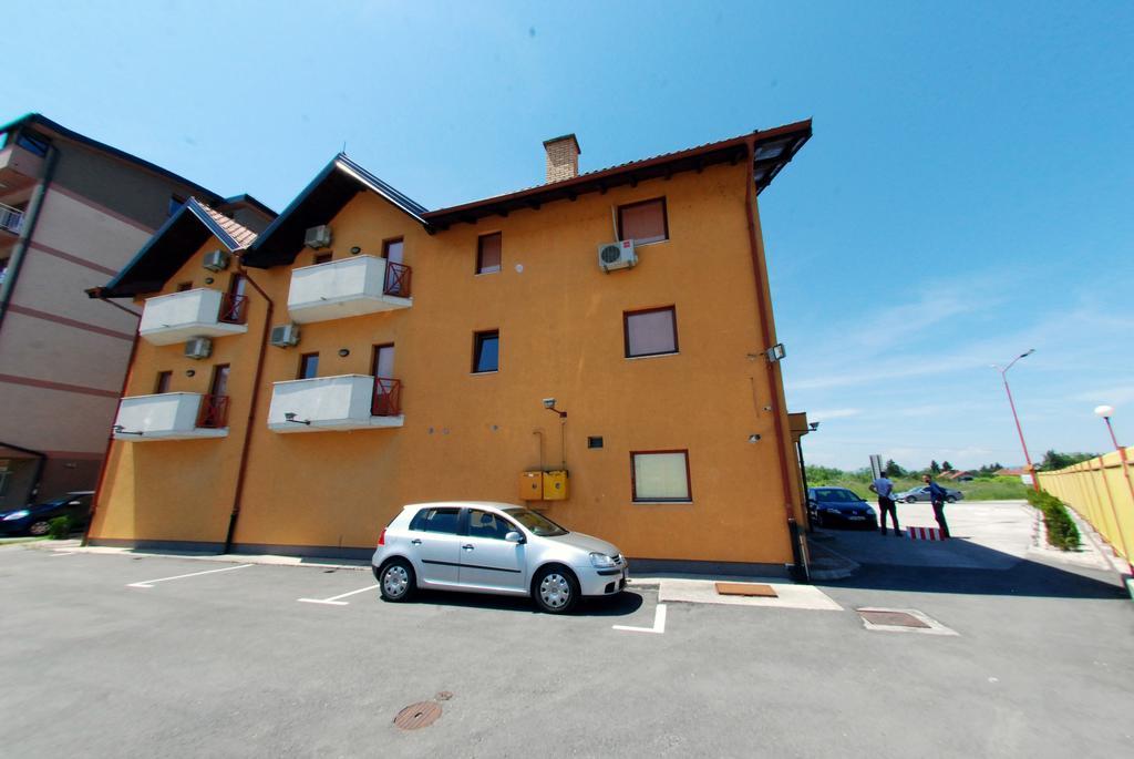 Hotel Arizona Sarajevo Lukavica Eksteriør bilde