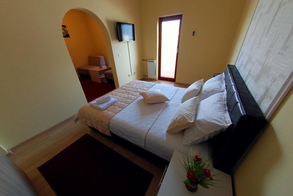 Hotel Arizona Sarajevo Lukavica Eksteriør bilde